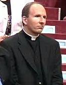 Niemals würde ich den Rat einer Hellseherin in Anspruch
nehmen. Solche Voraussagen treffen den Menschen fast immer in einer
Schwäche und beeinträchtigen deshalb die weitere
Lebensgestaltung unverantwortlich. Der Christ, der Mensch an sich
aber hat sich in voller Kraft und Aufmerksamkeit der Gegenwart
zuzuwenden.